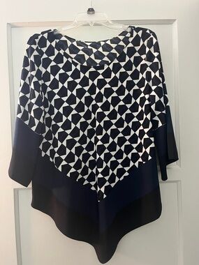 Women's Black & White Geometric Poncho Top